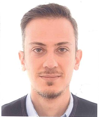 fototessera,  22 aprile 2025